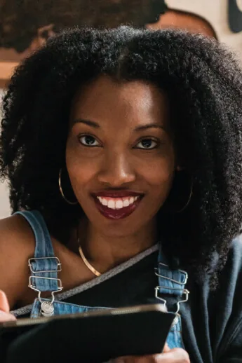 Portrait of artist Candice Tavares